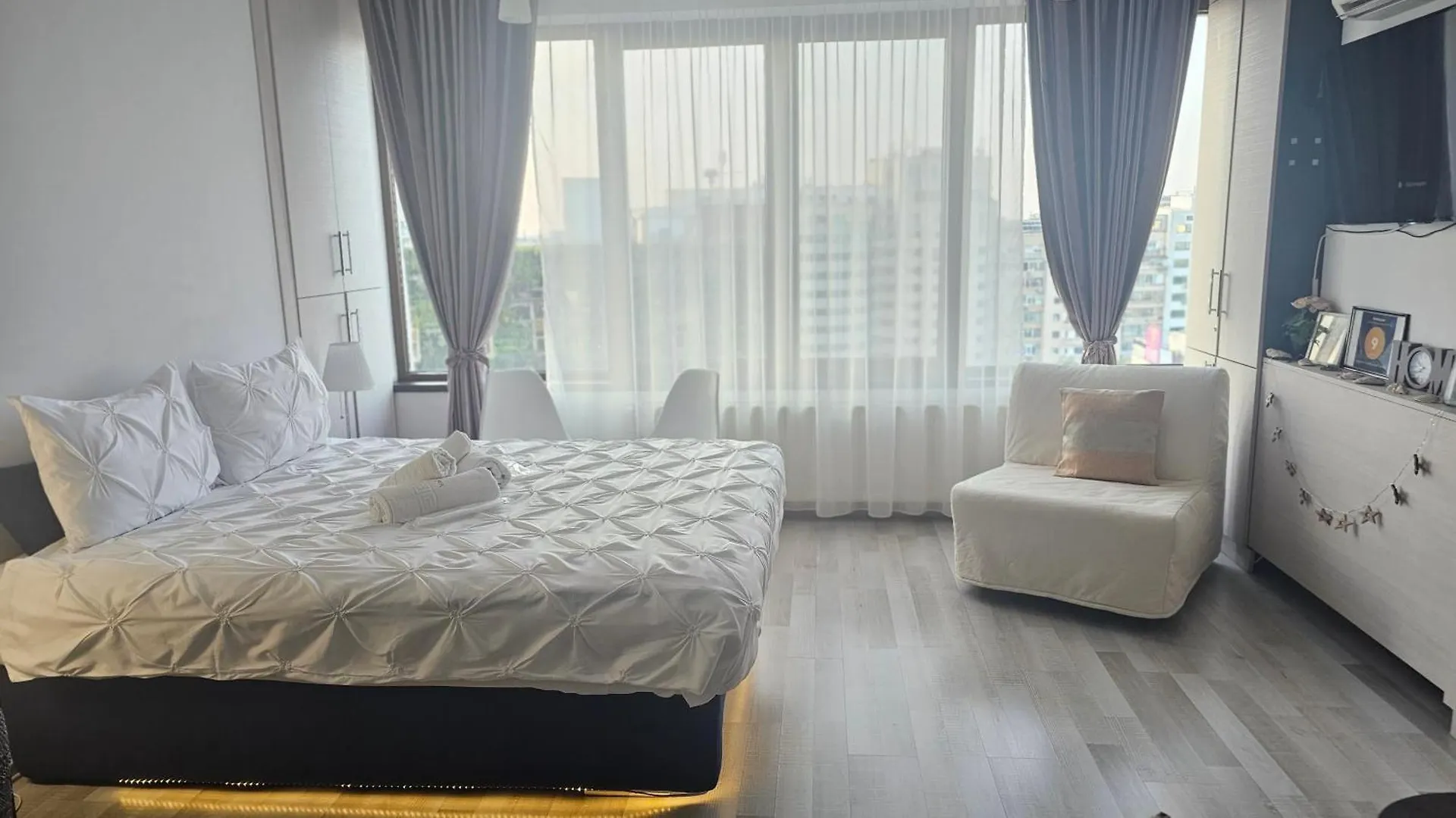 Bucharest Apartment Unirii Center 2Km 0*,  România